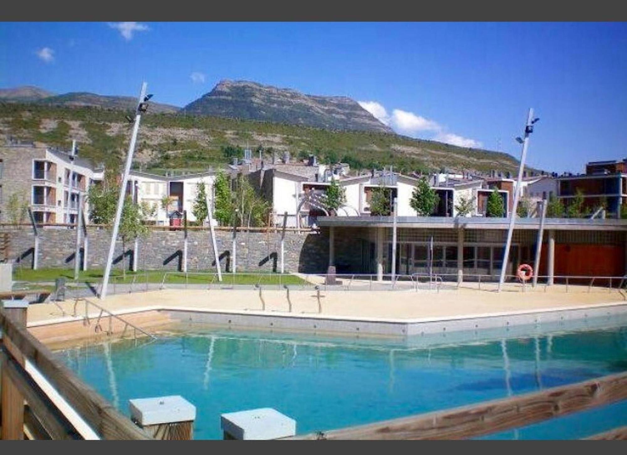 Coqueto Apto Con Vistas En Las Margas Golf N001 Sabinanigo Exterior photo